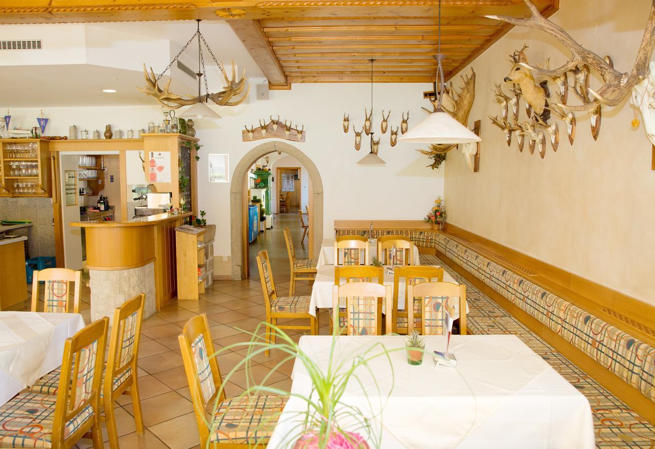 Gasthof - Landhotel Ernst Untermuhl Ngoại thất bức ảnh