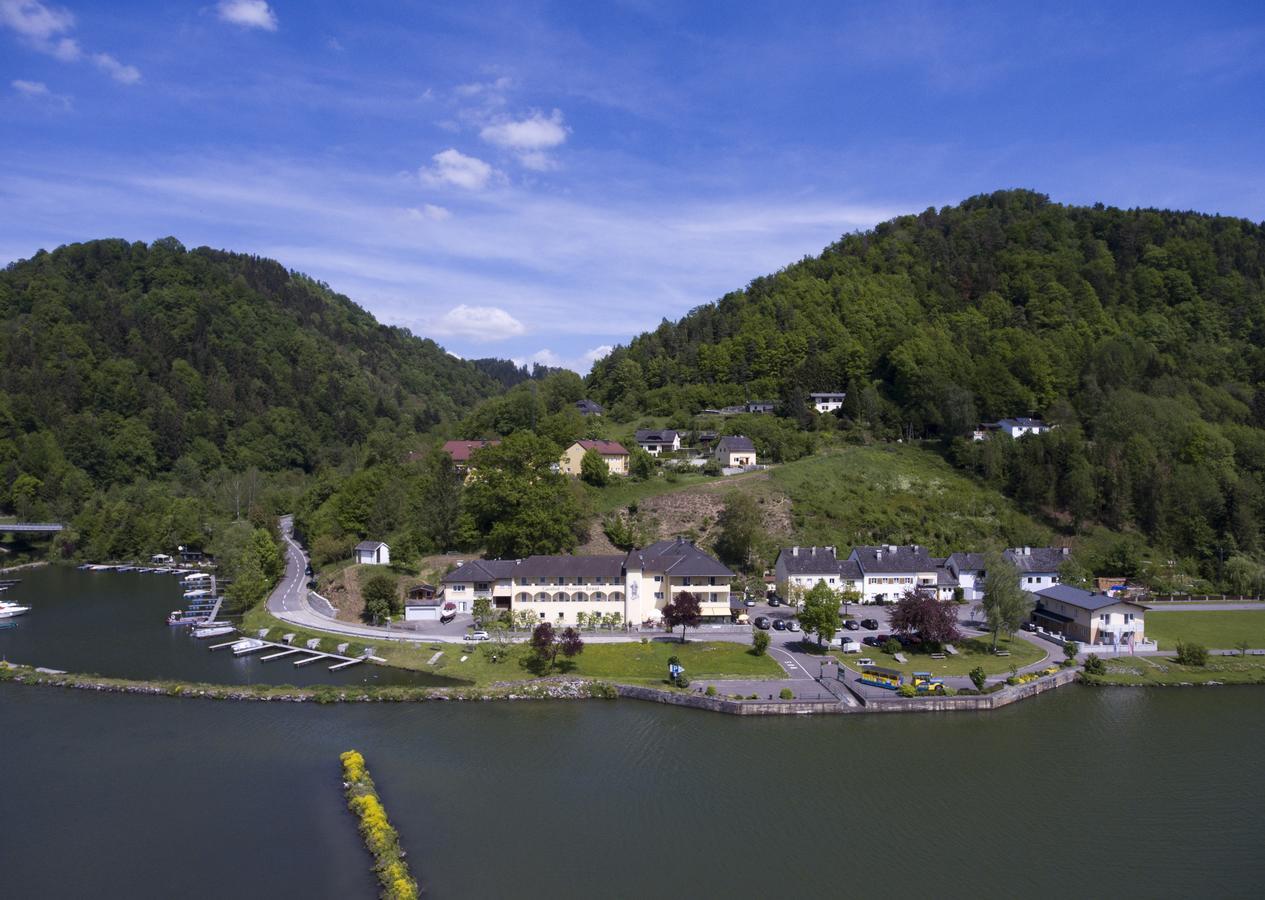 Gasthof - Landhotel Ernst Untermuhl Ngoại thất bức ảnh